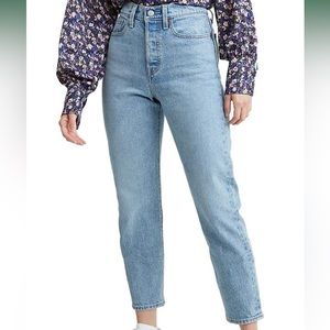 Levi's Women's Premium Wedgie Icon Fit Jeans (Tango Light, Size 26)